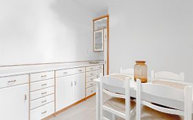 Charming 2 Bedroom Apt With Acropolis View In Athens
